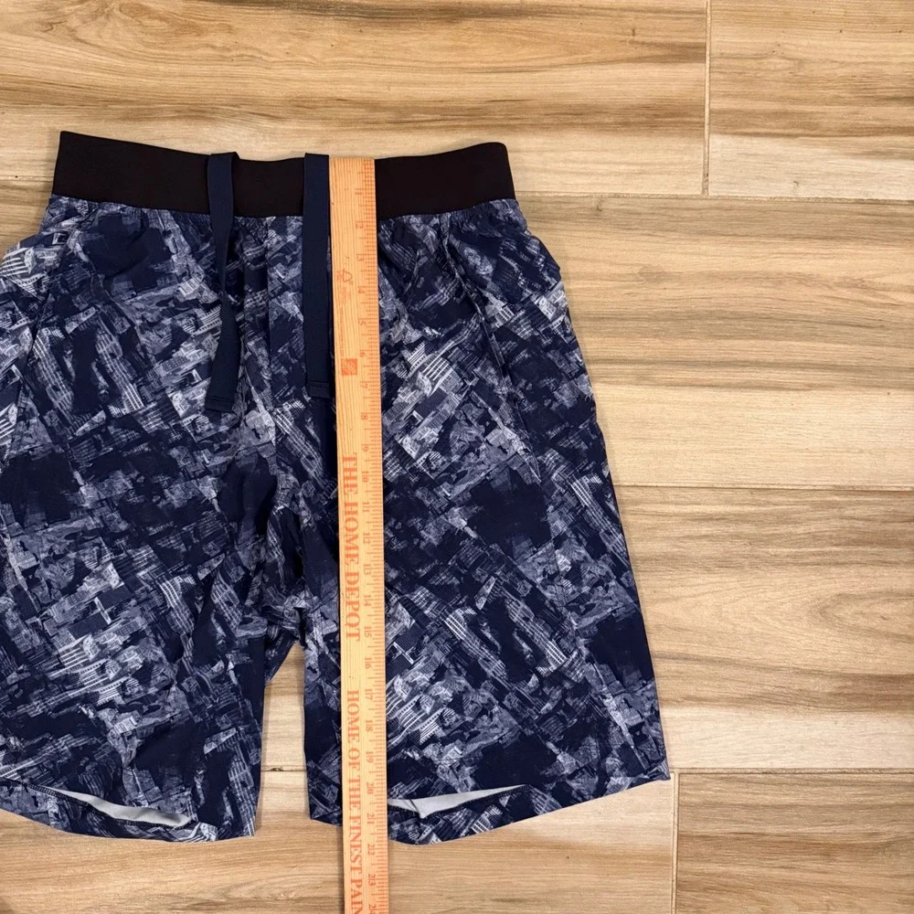 Lululemon Athletica Mens Blue Abstract Print Athletic Training Shorts Size M
